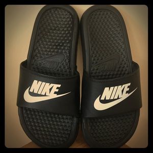 Nike Kid’s Benassi Just Do It Sandal Size 4Y